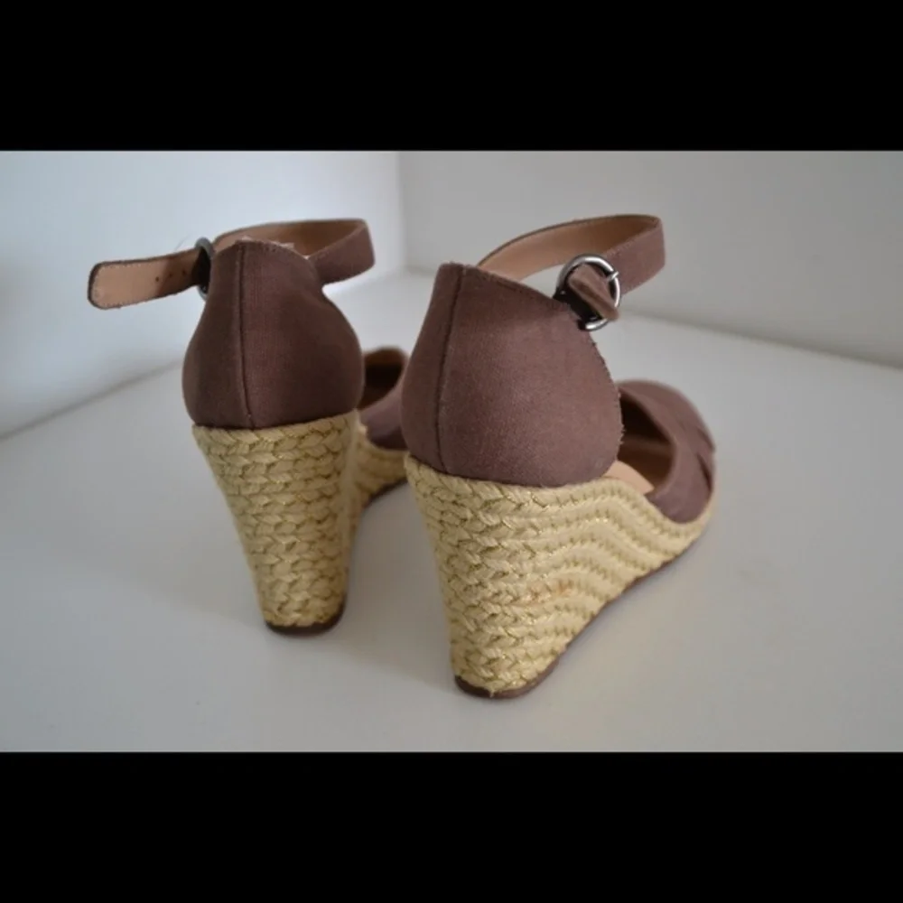 Daniblack wedges